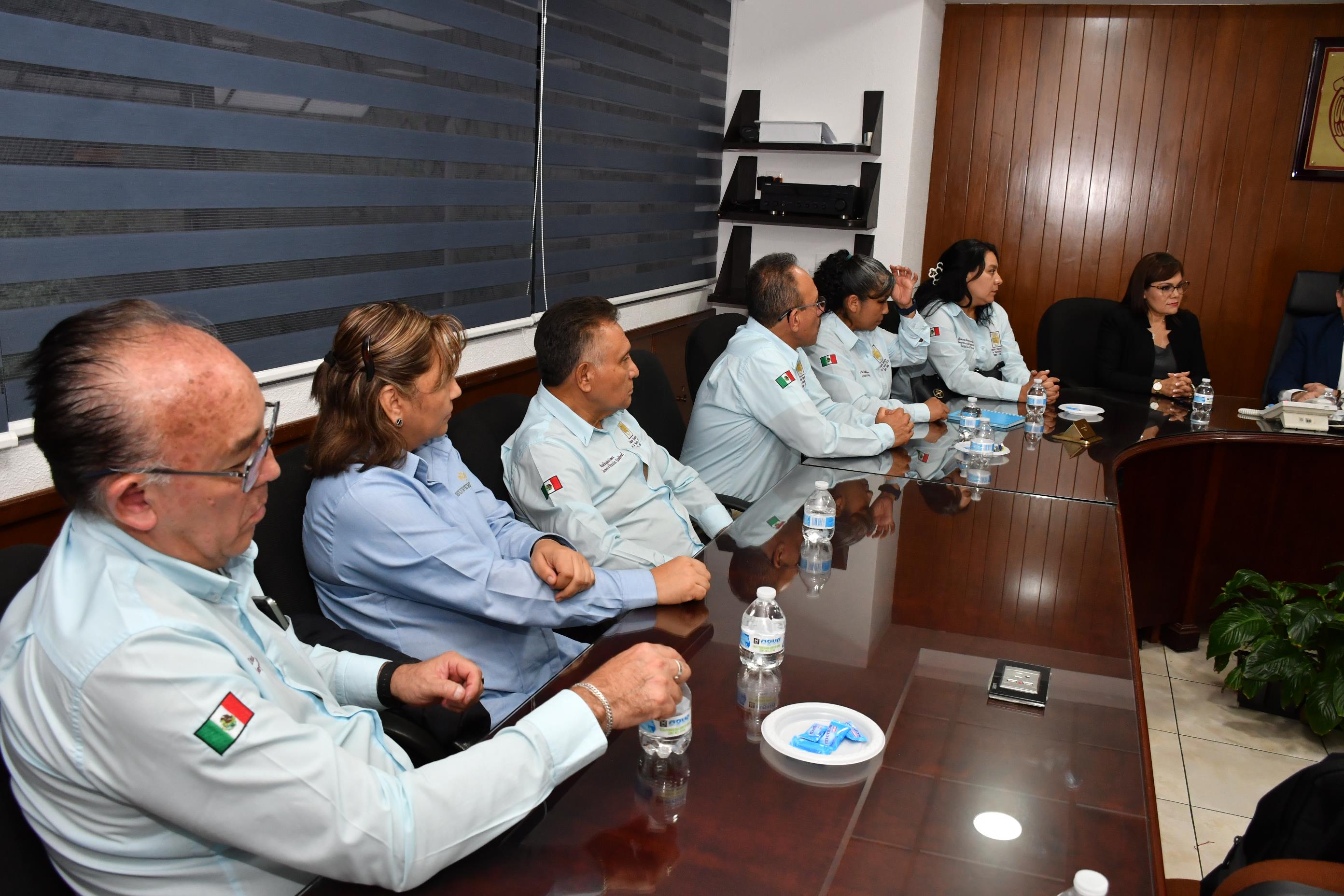 Reunión con compañeras y compañeros de la Sección XLV, SUPERISSSTE